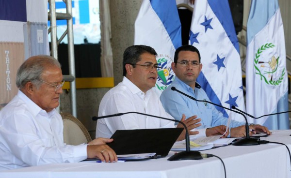 El Salvador anuncia su inmediata adhesión a la unión aduanera