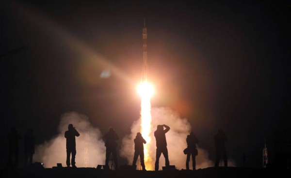 Lanzan la nave Soyuz MS-06 rumbo a la Estación Espacial Internacional