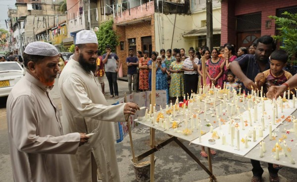 Sri Lanka celebra misas por televisión por el temor a nuevos ataques