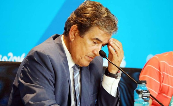 Jorge Luis Pinto rechaza dirigir al Alajuelense entre lágrimas