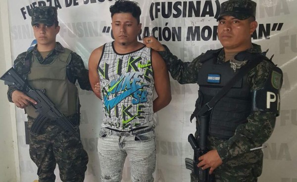 Lo capturan por llevar raptados a siete estudiantes en Tegucigalpa