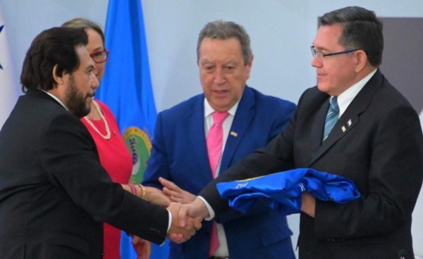 Honduras asume la presidencia del SICA