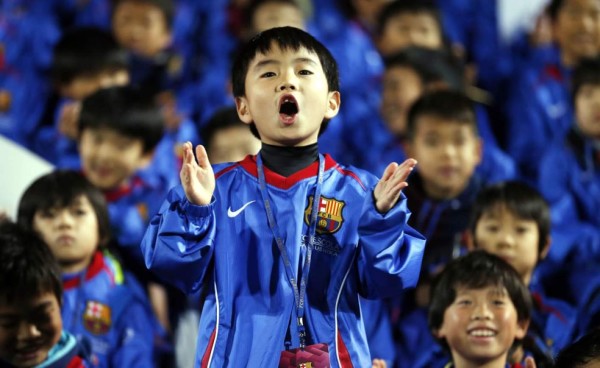 VIDEO: Impresionante himno del Barça a capela cantado por un niño japonés