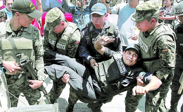 Por actos vandálicos suspenden clases en colegios capitalinos