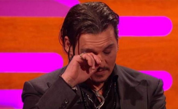 Johnny Depp rompe en llanto por su hija