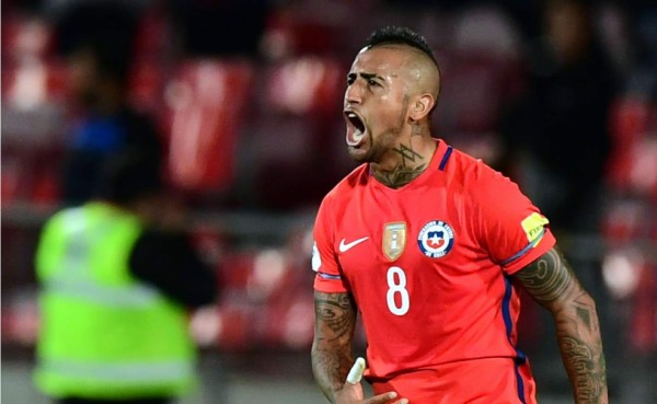 Un doblete de Arturo Vidal dio el triunfo a Chile ante Perú