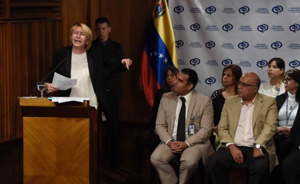 Fiscal venezolana desafía a Maduro: 'Me mantendré en mi cargo”