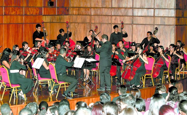 Gobierno seguirá apoyando a la Orquesta de Cámara de San Pedro Sula