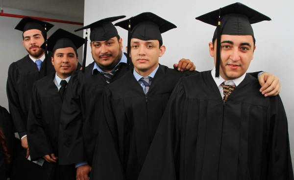 Unitec y Ceutec celebra graduaciones