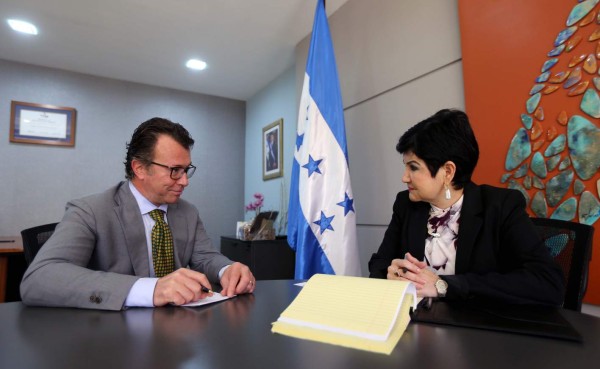 Honduras y UE ratifican cooperación y fortalecimiento de acuerdo comercial