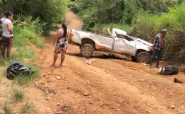 Cuatro muertos al volcarse un pick up en Olancho