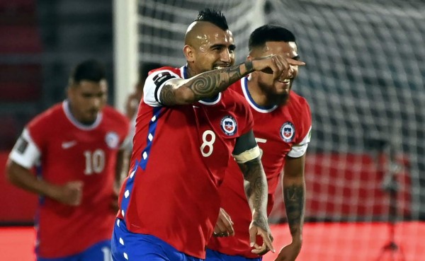 Chile suma su primer triunfo a costas de Perú y gracias a Arturo Vidal
