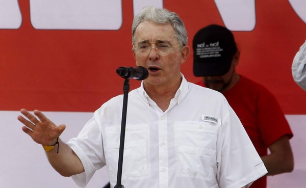 Revelan que diplomáticos de EEUU asociaron a Uribe con el narcotráfico
