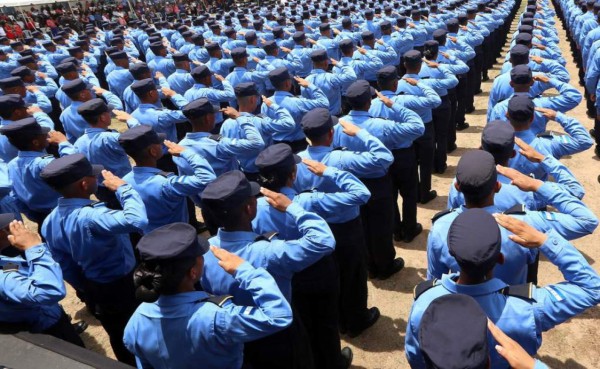 Por cada policía cancelado se contratarán dos agentes