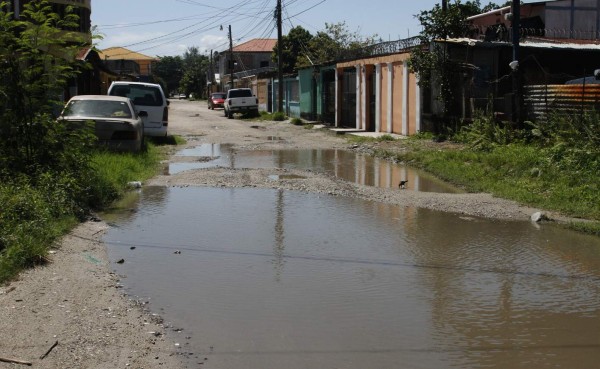 Lluvias en San Pedro Sula empeoran estado de calles