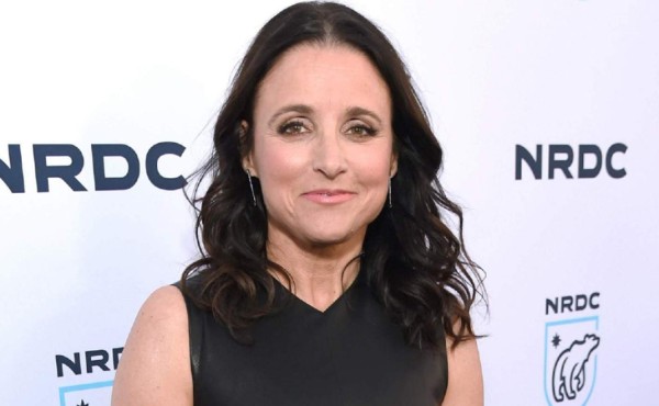 Julia Louis-Dreyfus termina quimioterapia