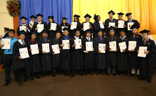 Graduación de la Universidad Pedagógica Nacional Francisco Morazán
