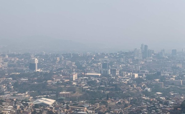 Tegucigalpa está 'cercada' por densa capa de humo