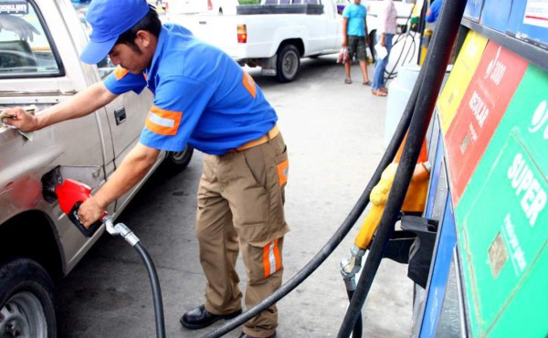 Más de un lempira subirá el galón de gasolina súper en Honduras