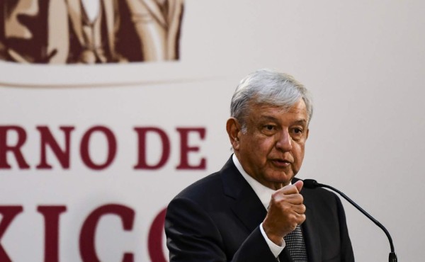 López Obrador critica a Corte por suspender ley que reduce salarios