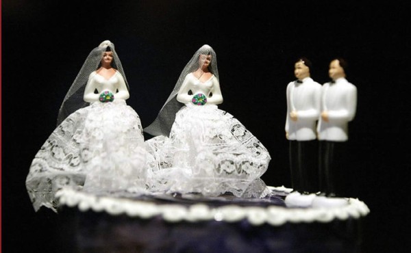 ¿Se puede negar el pastel de boda a una pareja gay?
