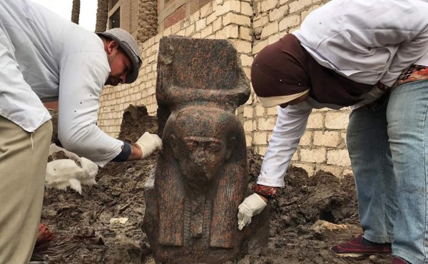 Egipto descubre un 'raro' busto del faraón Ramses II