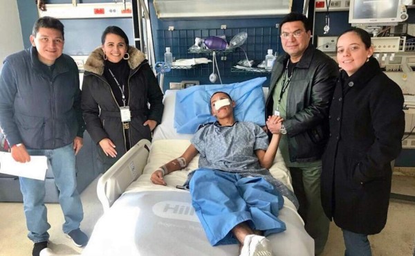 Wilson Berríos llega a hospital de Boston para la reconstrucción de su rostro