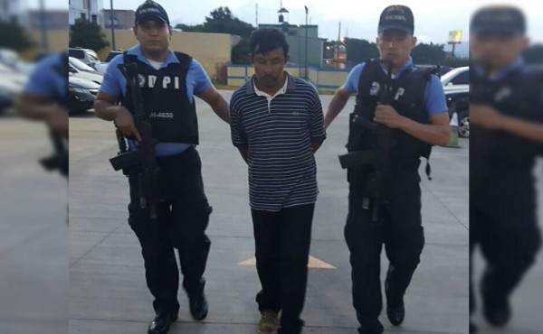 Capturan a un hombre acusado de violar a sus tres hijas en Honduras