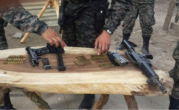 Hallan armas en operativos realizados en bordos de El Pedregal en SPS