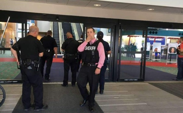 FBI: ataque a policía en aeropuerto de Michigan fue 'acto de terrorismo'