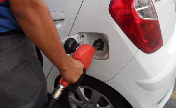 Secretaría de Energía oficializa aumento a precio de los combustibles