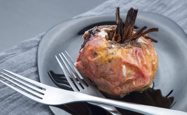 Manzanas al horno con mantequilla y canela