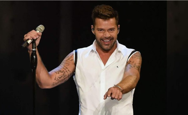 Video: Ricky Martin baila en calzoncillos  