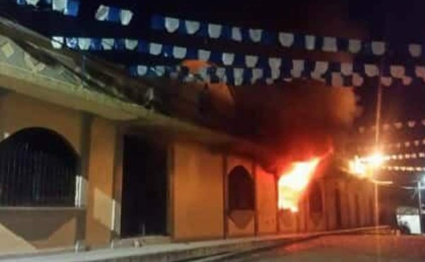 Desconocidos queman alcaldía de San Antonio, Copán