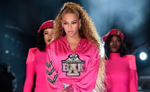Beyoncé lanza disco sorpresa