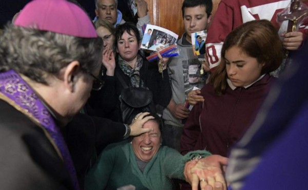 ¿Dónde está el diablo? Escuela de exorcistas en Argentina enseña cómo espantarlo