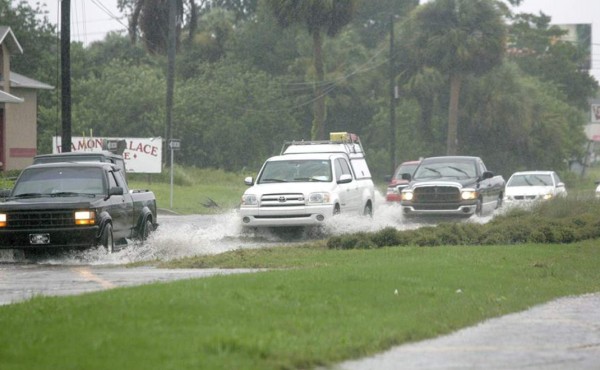 Alerta por las poderosas tormentas que han matado ya a cinco personas en EEUU