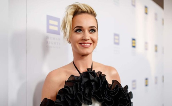 Katy Perry 'hice mucho más que besar a una chica'