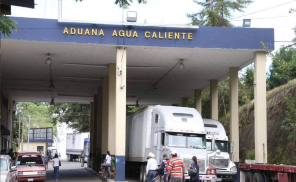 50 transportistas de carga ingresan a Honduras tras varios meses varados en México