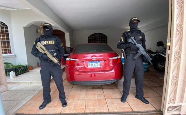 Capturan a tres presuntos mareros con dinero y droga en San Pedro Sula