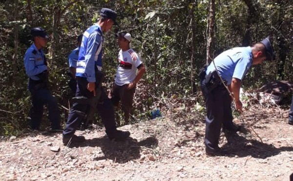 Asesinan a maestro en carretera a represa de Agua Zarca en Santa Bárbara