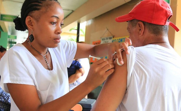 Centro de salud Miguel Paz Barahona llegará a las 20,000 vacunas aplicadas