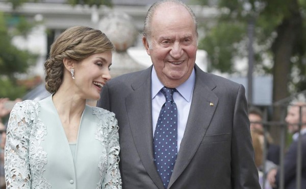 Rey emérito Juan Carlos I anuncia su completa retirada de la vida pública