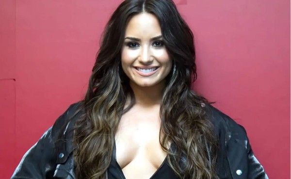 Demi Lovato revela por accidente su romance 'secreto' con Max Ehrich en Instagram