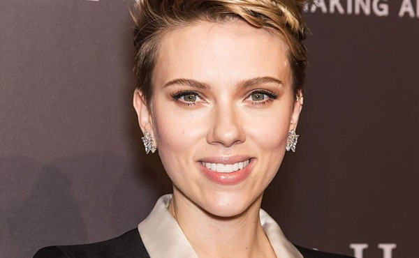 Scarlett Johansson recluta a compañeros de 'The Avengers' para ayudar a Puerto Rico