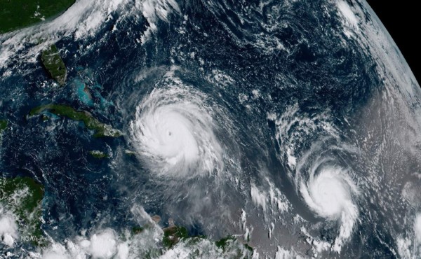 El huracán José se mueve entre Bahamas y Bermudas