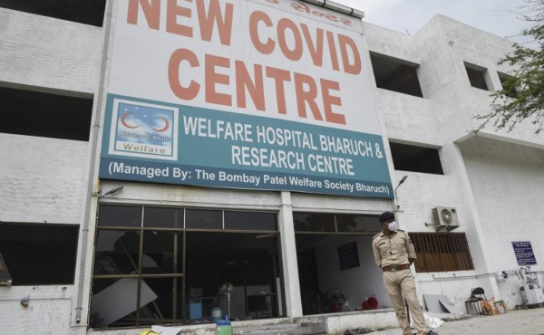 Al menos 16 pacientes y dos enfermeras mueren en incendio de hospital en India