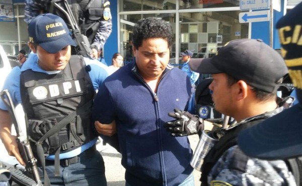 A prisión alcalde de El Negrito acusado por dos delitos