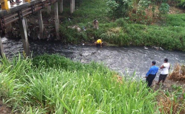 Hallan cadáver de un hombre con manos atadas en un río en La Lima