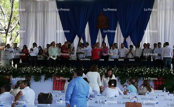 Congreso aprueba cero deducciones al decimocuarto mes y aguinaldo de maestros en Honduras